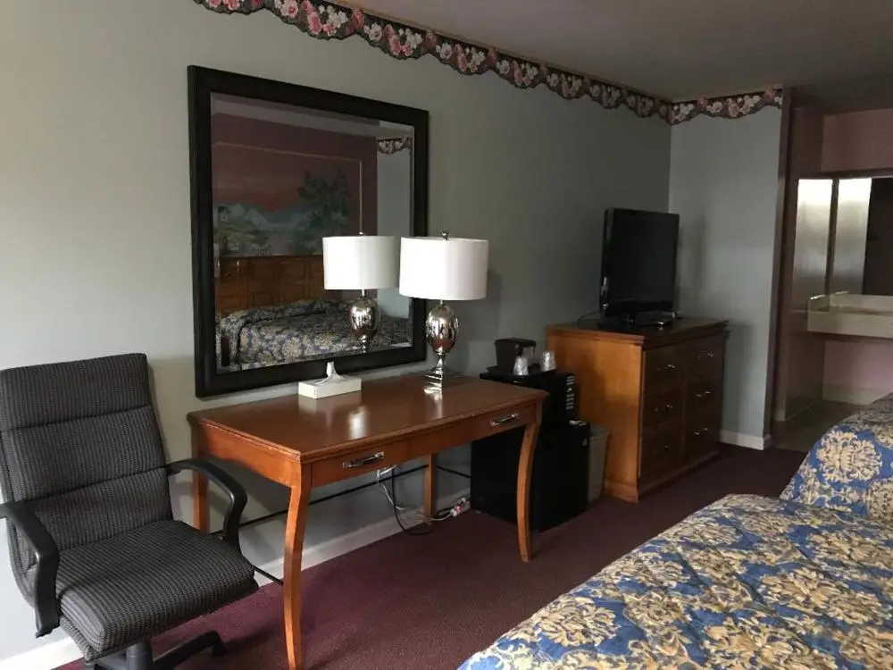 Village Inn 8